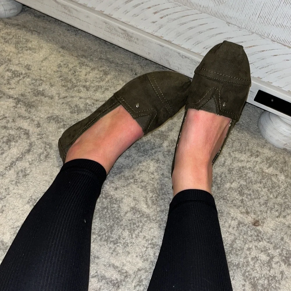 Women’s Slip On Flats